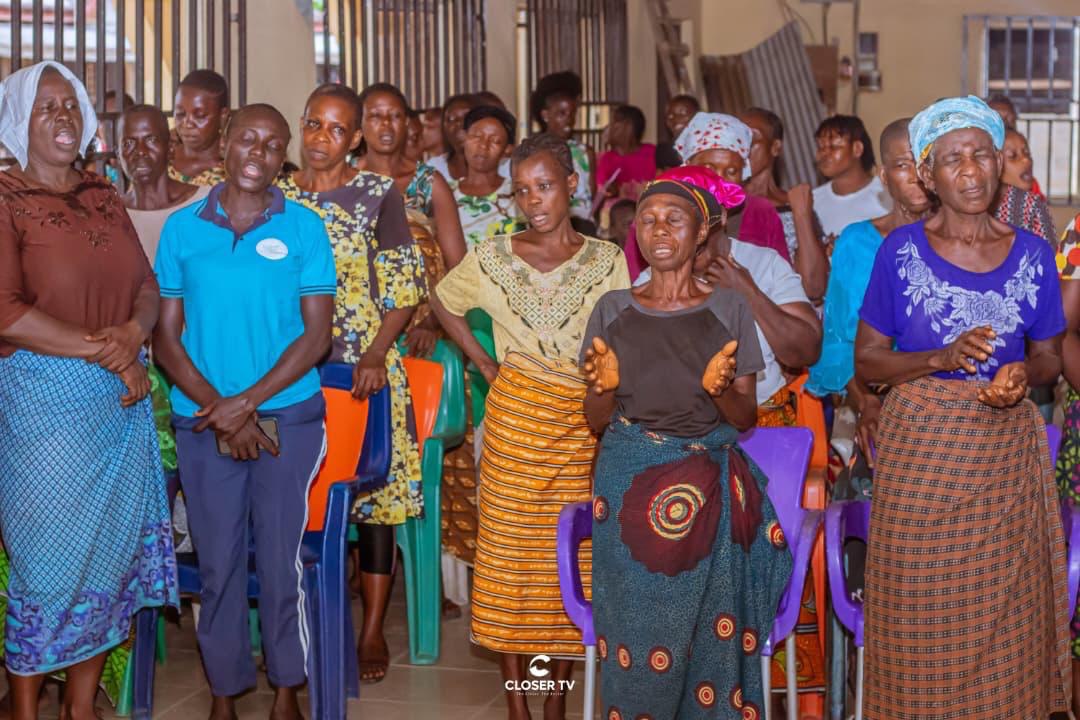 Christmas Care 2025 outreach in Otuabagi, photograph 6